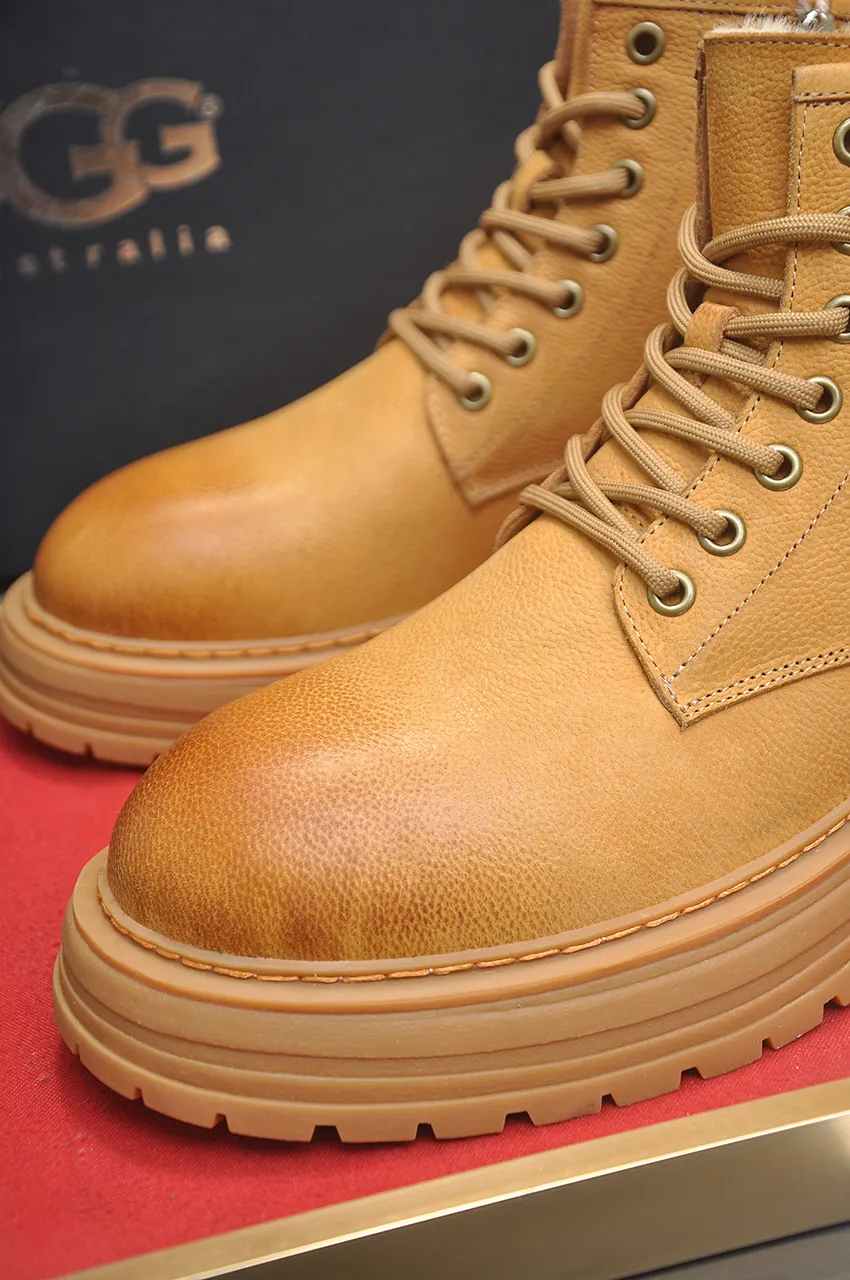 Men's shoes 💰680💶【UGG】(full genuine wool lining) Please pay attention to the quality of the original order and compare the thickness of the wool 🏮🏮Hot style Martin boots from Australia's warm luxury brand men's shoes, official website synchronization, Beckham men's style..., made of imported top-layer waxed cowhide, waxed toe box, Australian real wool velvet lining Carefully sewn...Imported rubber Martin boots outsole (comfortable, soft and wear-resistant). I really like the quality...Exquisite workmanship, you can't put it down once you see it. Code number 39-44